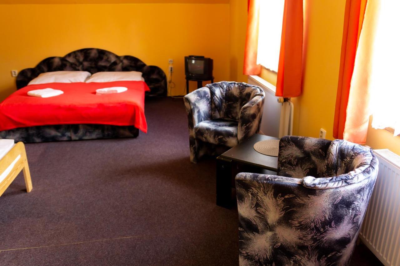 Hotel U Prazaka à Bublava Extérieur photo